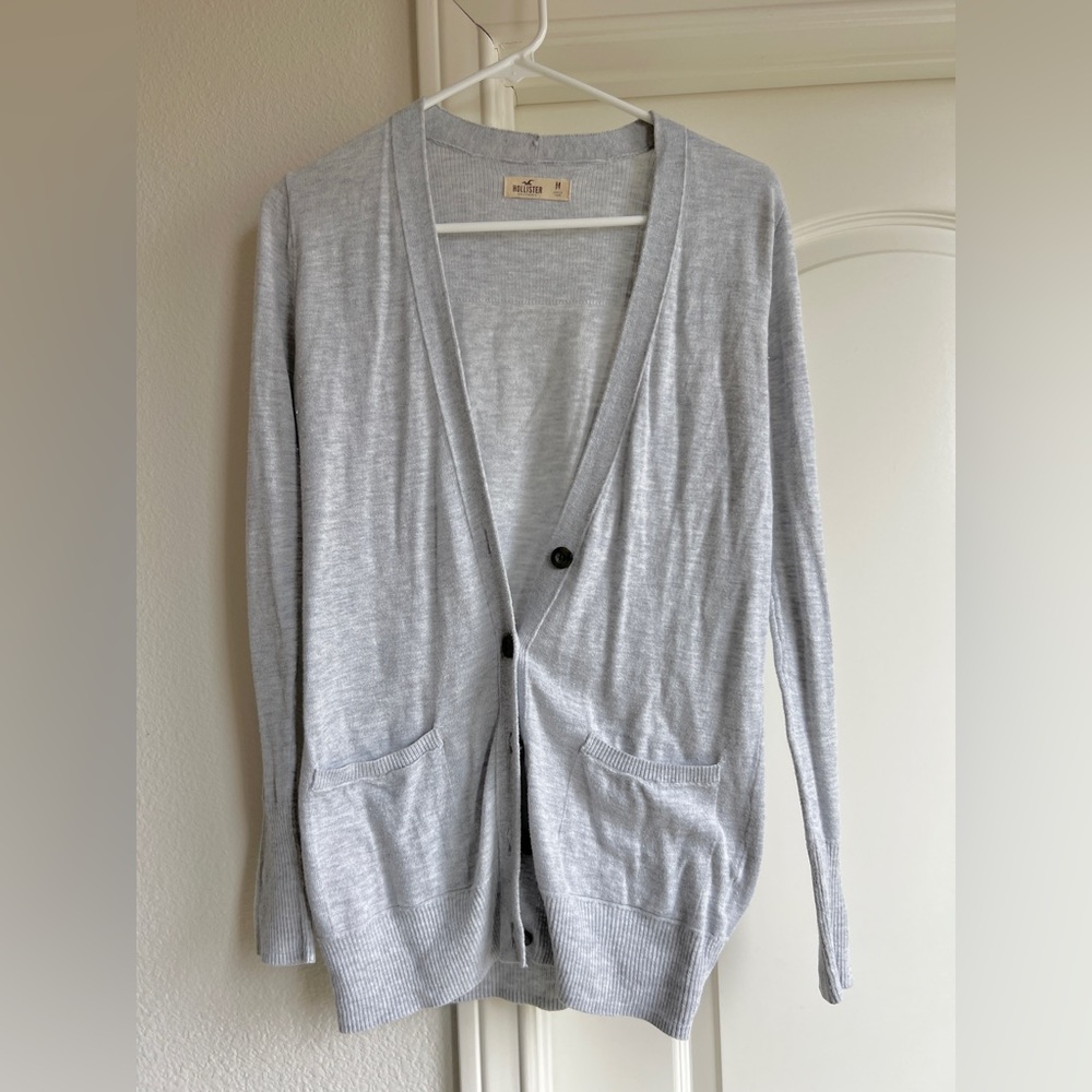 HOLLISTER GRAY CARDIGAN SWEATER